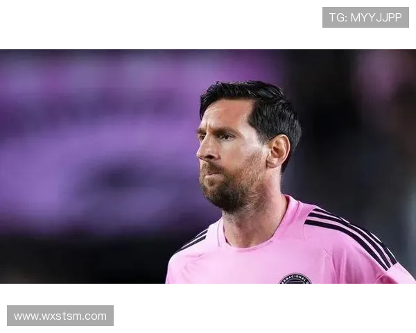 拉波尔塔怒斥裁判力挺梅西雕像